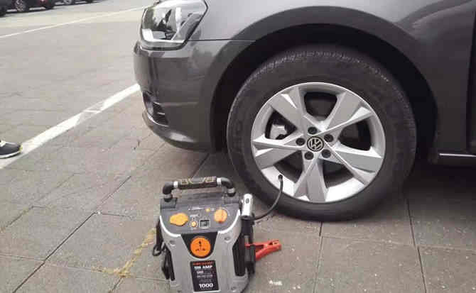 盖州汽车搭电案例